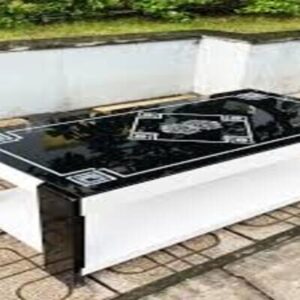 Thanh lý Bàn Sofa Kính Phối Màu Đen Trắng: Sản Phẩm Sang Trọng Cho Mọi Không Gian Trong không gian sống hiện đại ngày nay, những món đồ nội thất không chỉ mang lại sự tiện nghi mà còn phải đáp ứng yêu cầu về thẩm mỹ và phong cách. Một trong những món đồ nội thất được yêu thích và lựa chọn phổ biến là bàn sofa kính phối màu đen trắng. Với thiết kế sang trọng và tinh tế, bàn sofa kính phối màu đen trắng không chỉ làm đẹp cho không gian sống mà còn mang lại sự tiện ích cho gia đình bạn. 1. Bàn Sofa Kính Phối Màu Đen Trắng - Sự Lựa Chọn Sang Trọng Cho Mọi Không Gian Chất liệu kính cường lực cao cấp và gỗ HDF, kết hợp với màu sắc đen trắng sang trọng, mẫu bàn sofa này là một lựa chọn lý tưởng cho các gia đình yêu thích sự hiện đại, thanh lịch. Những chiếc bàn sofa kính phối màu đen trắng không chỉ dễ dàng phối hợp với nhiều kiểu sofa khác nhau mà còn giúp không gian sống trở nên tươi mới, trẻ trung và đầy sức sống. Việc thanh lý bàn sofa kính phối màu đen trắng cũng là cơ hội tuyệt vời để sở hữu một sản phẩm chất lượng với mức giá phải chăng. 2. Chất Liệu Bền Bỉ và Sang Trọng Bàn sofa kính phối màu đen trắng được làm từ chất liệu gỗ HDF đã qua xử lý chống mối mọt, cong vênh rất tốt. Điều này giúp cho chiếc bàn có độ bền cao, không lo hư hỏng trong quá trình sử dụng. Bề mặt kính cường lực dày, chắc chắn, dễ dàng làm sạch và không bị trầy xước như những loại kính thông thường. Với đặc tính này, bàn sofa kính phối màu đen trắng sẽ giữ được vẻ đẹp nguyên vẹn qua thời gian, đặc biệt là khi bạn sử dụng trong không gian có trẻ em hoặc thú cưng. Bàn sofa kính cường lực không chỉ có độ bền vượt trội mà còn mang lại vẻ đẹp tinh tế, thu hút mọi ánh nhìn. Màu sắc đen huyền bí kết hợp với sắc trắng thanh thoát tạo nên sự cân đối, nhịp nhàng, làm nổi bật không gian tiếp khách của gia đình bạn. 3. Thiết Kế Hiện Đại và Tinh Tế Kiểu dáng của bàn sofa kính phối màu đen trắng rất đơn giản nhưng không kém phần sang trọng. Chân bàn được thiết kế khối vững chắc, tạo sự ổn định và chắc chắn. Ở giữa bàn có một khoang để đồ rộng rãi, rất thuận tiện cho việc lưu trữ các vật dụng như bộ ấm chén, sách báo hay các vật dụng trang trí nhỏ. Khoang trống này cũng là một điểm nhấn thú vị giúp cho chiếc bàn không chỉ đẹp mà còn thực tế trong việc sử dụng. Khi bạn thanh lý bàn sofa kính phối màu đen trắng, bạn không chỉ sở hữu một món đồ nội thất đẹp mà còn nhận được sự tiện ích từ các tính năng thông minh như khoang đồ rộng, dễ dàng lưu trữ đồ đạc mà không làm mất đi vẻ gọn gàng và tinh tế. 4. Kích Thước Phù Hợp Với Mọi Không Gian Bàn sofa kính phối màu đen trắng có kích thước cơ bản là 1100 x 550 x 420mm, phù hợp với nhiều không gian khác nhau. Dù là phòng khách nhỏ hay phòng khách rộng, bàn sofa kính này đều dễ dàng làm nổi bật không gian, tạo sự hài hòa và ấn tượng. Thiết kế theo yêu cầu của khách hàng giúp cho bạn có thể chọn lựa kích thước phù hợp nhất với không gian gia đình mình. Kích thước bàn trà không quá lớn, vừa đủ để đặt những vật dụng cần thiết trong gia đình mà không làm cho không gian trở nên chật chội. Những gia đình trẻ thường rất thích sự gọn gàng và dễ dàng trong việc vệ sinh, chính vì vậy, bàn sofa kính phối màu đen trắng là lựa chọn lý tưởng. Với mặt kính dễ lau chùi, bạn không phải lo lắng về việc làm sạch bụi bẩn hàng ngày. 5. Lợi Ích Từ Ngăn Kéo Tủ Mini và Khoang Trống Một trong những điểm cộng lớn khi thanh lý bàn sofa kính phối màu đen trắng chính là sự tiện dụng của ngăn kéo tủ mini và khoang trống bên cạnh. Ngăn kéo tủ mini có thể chứa được những vật dụng cần thiết trong gia đình như remote, sạc điện thoại, hay các vật dụng nhỏ khác mà bạn không muốn để lộ ra ngoài. Khoang trống rộng rãi có thể chứa sách báo, tạp chí hoặc những vật dụng trang trí nhỏ. Điều này giúp không gian trở nên gọn gàng, sạch sẽ và dễ dàng sắp xếp. 6. Sự Kết Hợp Hoàn Hảo Với Sofa Và Không Gian Bàn sofa kính phối màu đen trắng khi kết hợp với các mẫu sofa sáng màu sẽ tạo ra một không gian cực kỳ trẻ trung và hiện đại. Những mẫu sofa với màu sắc tươi sáng như xám, trắng, hay be kết hợp với chiếc bàn sofa kính màu đen trắng sẽ tạo ra một không gian sống đầy ấn tượng, giúp căn phòng trở nên nổi bật và đầy phong cách. Chắc chắn rằng khi bạn thanh lý bàn sofa kính phối màu đen trắng, bạn sẽ có được một sản phẩm không chỉ đẹp mà còn dễ dàng phối hợp với nhiều kiểu dáng và màu sắc nội thất khác. 7. Giá Thành Phải Chăng Khi Thanh Lý Bàn Sofa Kính Phối Màu Đen Trắng Với các ưu điểm vượt trội về chất liệu, thiết kế và tính năng, bàn sofa kính phối màu đen trắng là một sản phẩm đáng đầu tư. Khi bạn thanh lý bàn sofa kính phối màu đen trắng, bạn sẽ sở hữu một món đồ nội thất không chỉ giúp không gian trở nên sang trọng mà còn tiết kiệm chi phí. Đây là cơ hội tốt để bạn có thể sở hữu một chiếc bàn trà đẹp, chất lượng mà không phải bỏ ra một số tiền quá lớn. 8. Kết Luận Bàn sofa kính phối màu đen trắng là một lựa chọn tuyệt vời cho những ai muốn nâng tầm không gian sống của mình. Với chất liệu bền đẹp, thiết kế sang trọng và tiện ích vượt trội, sản phẩm này không chỉ mang lại vẻ đẹp cho ngôi nhà mà còn đáp ứng nhu cầu sử dụng hàng ngày của gia đình. Hãy đến với Sofa Đăng Khoa để có cơ hội thanh lý bàn sofa kính phối màu đen trắng với mức giá hấp dẫn và những ưu đãi đặc biệt. Mua sắm thông minh và tận dụng cơ hội thanh lý bàn sofa kính phối màu đen trắng để làm đẹp thêm cho không gian sống của bạn hôm nay!